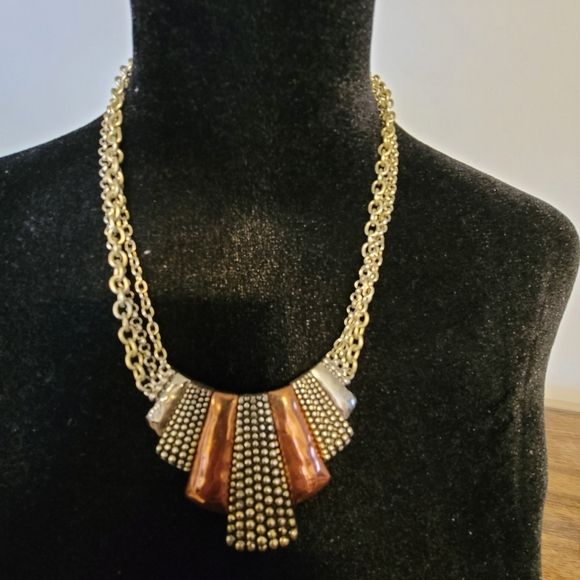 Jewelry - 3 tone necklace. 15"